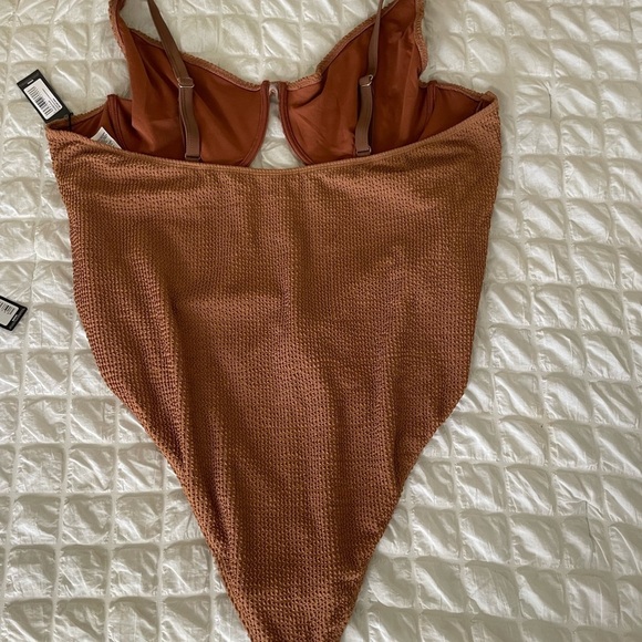 Prettylittlething plus mocha textured cutout swimsuit - Picture 8 of 11